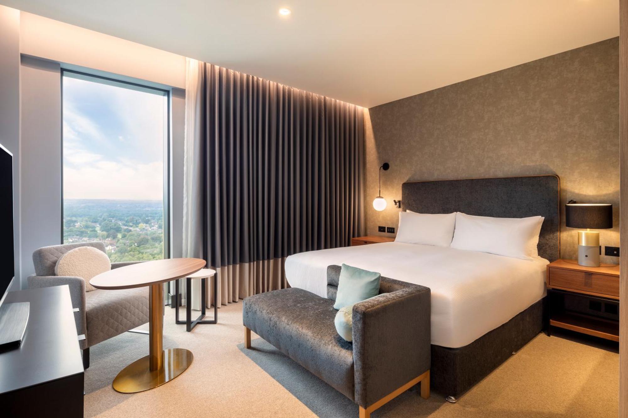 Hilton Woking Exterior foto