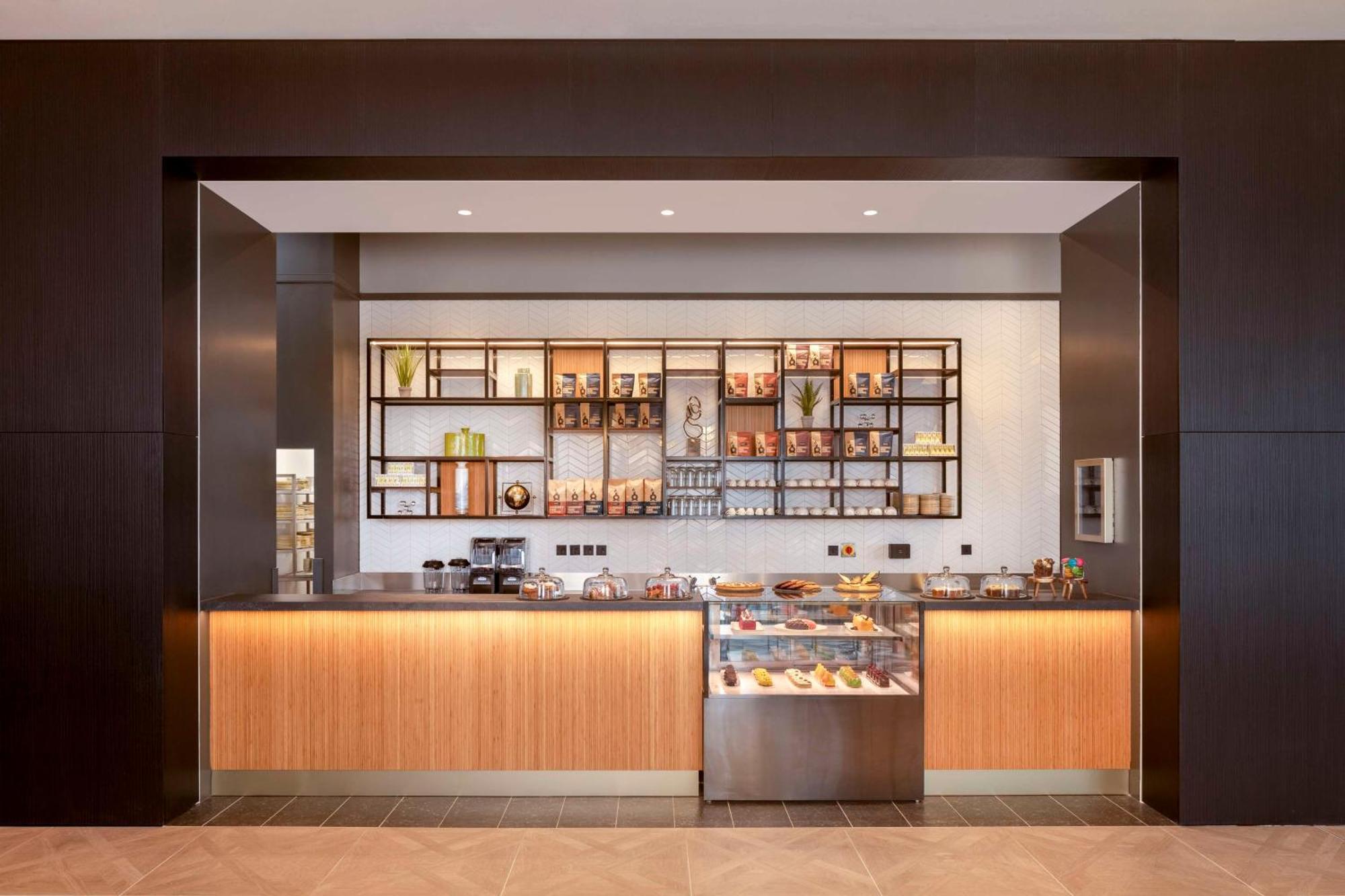 Hilton Woking Exterior foto