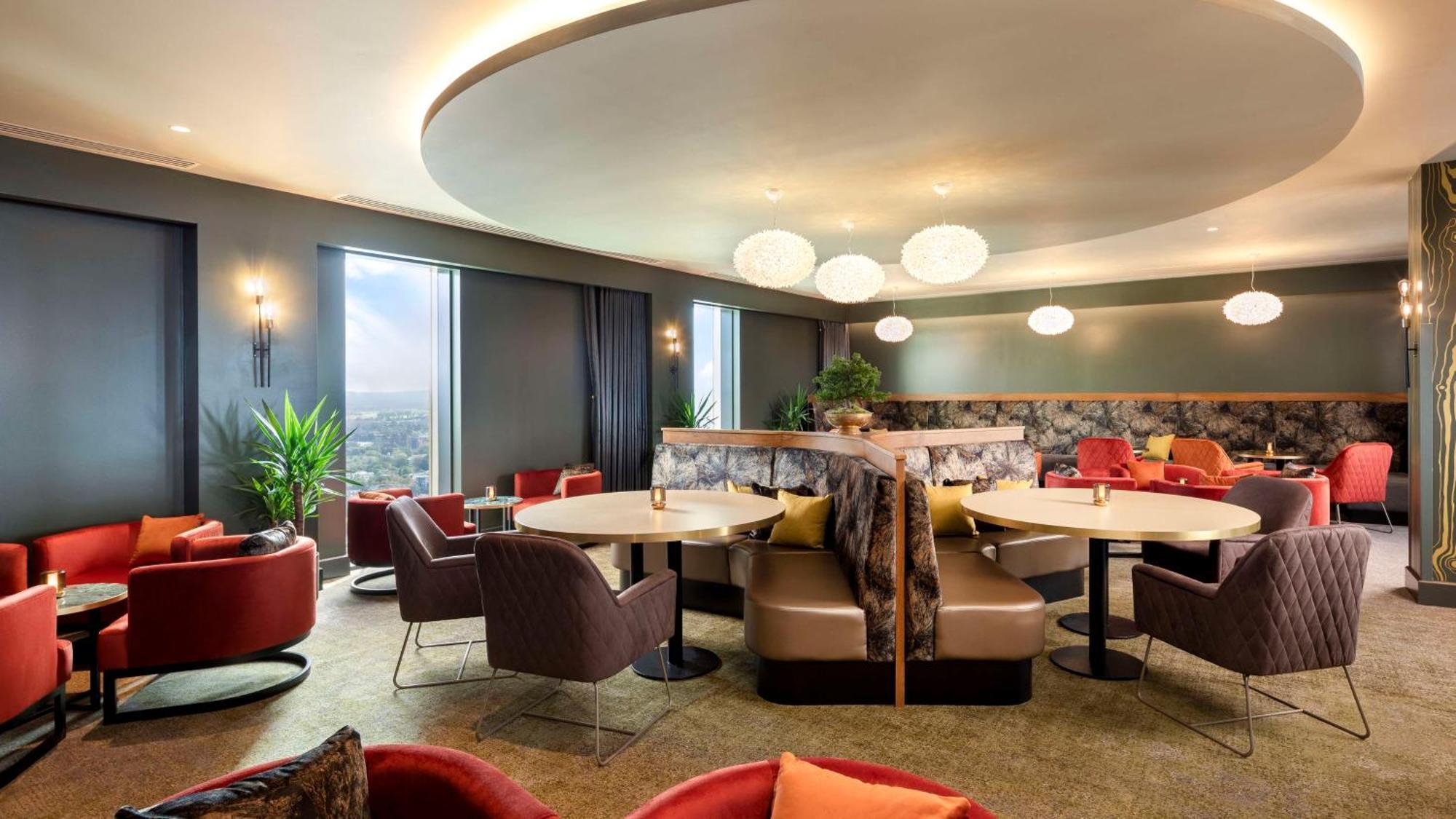 Hilton Woking Exterior foto
