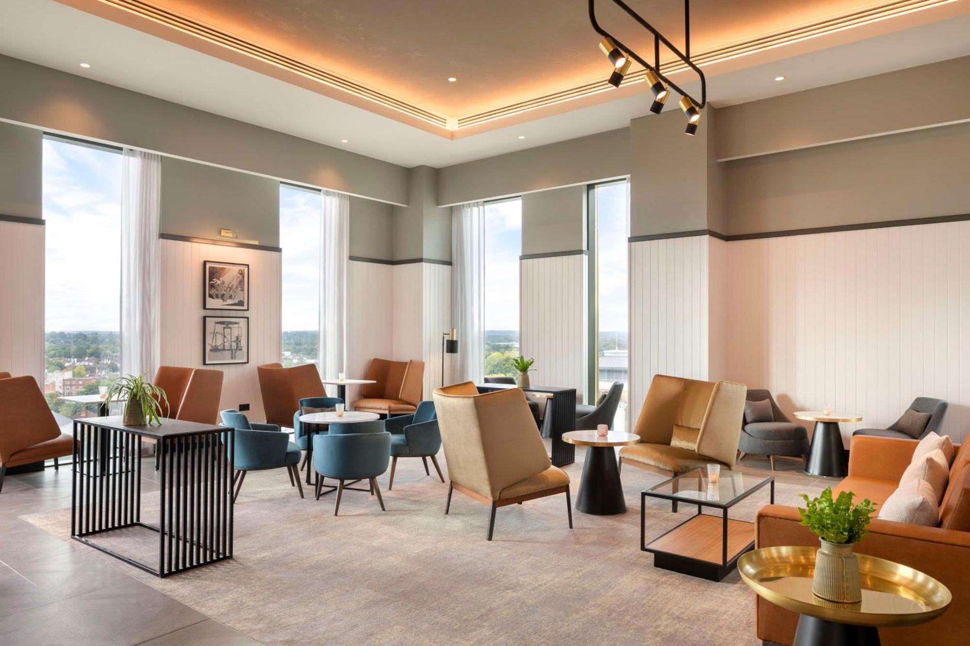 Hilton Woking Exterior foto