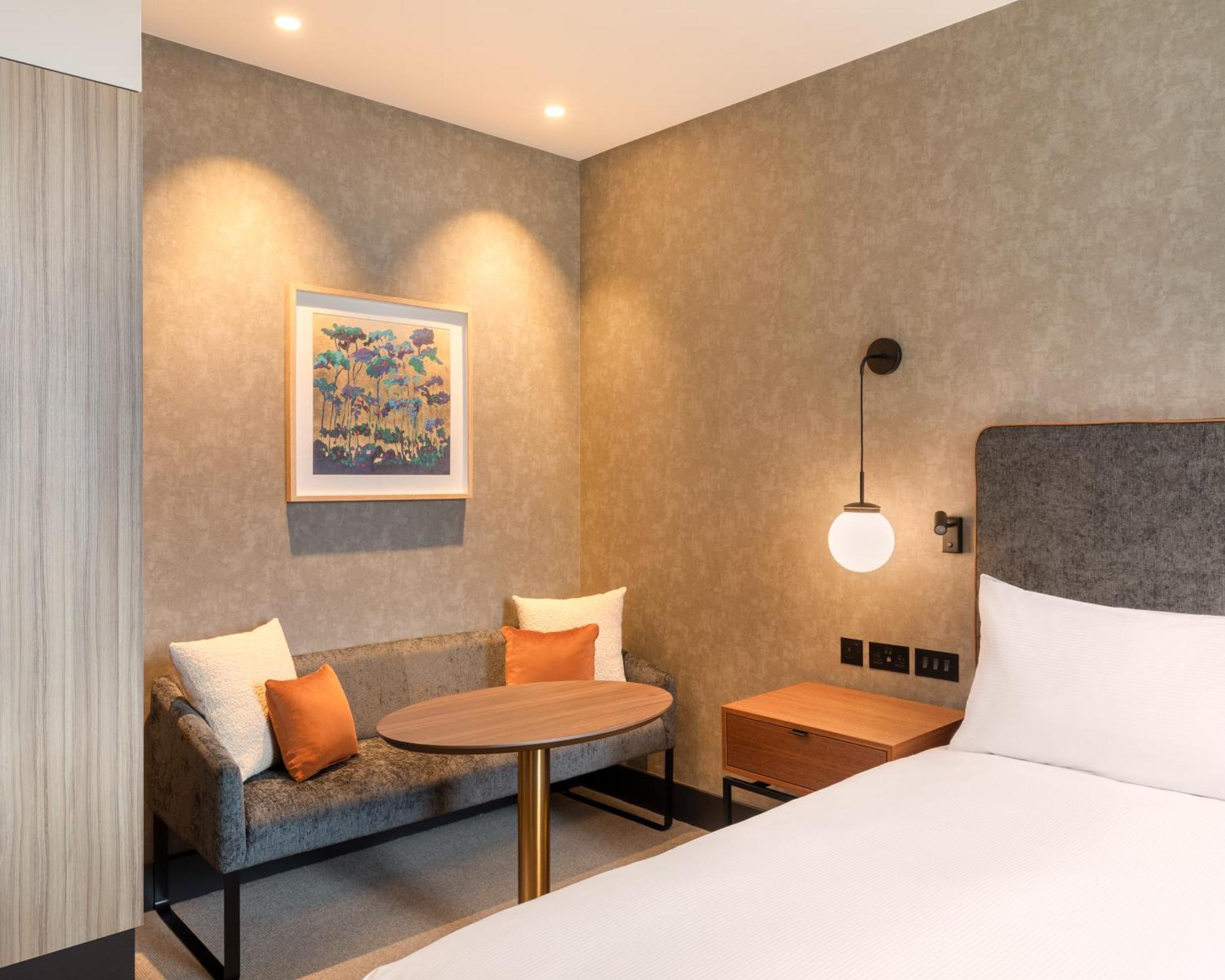 Hilton Woking Exterior foto