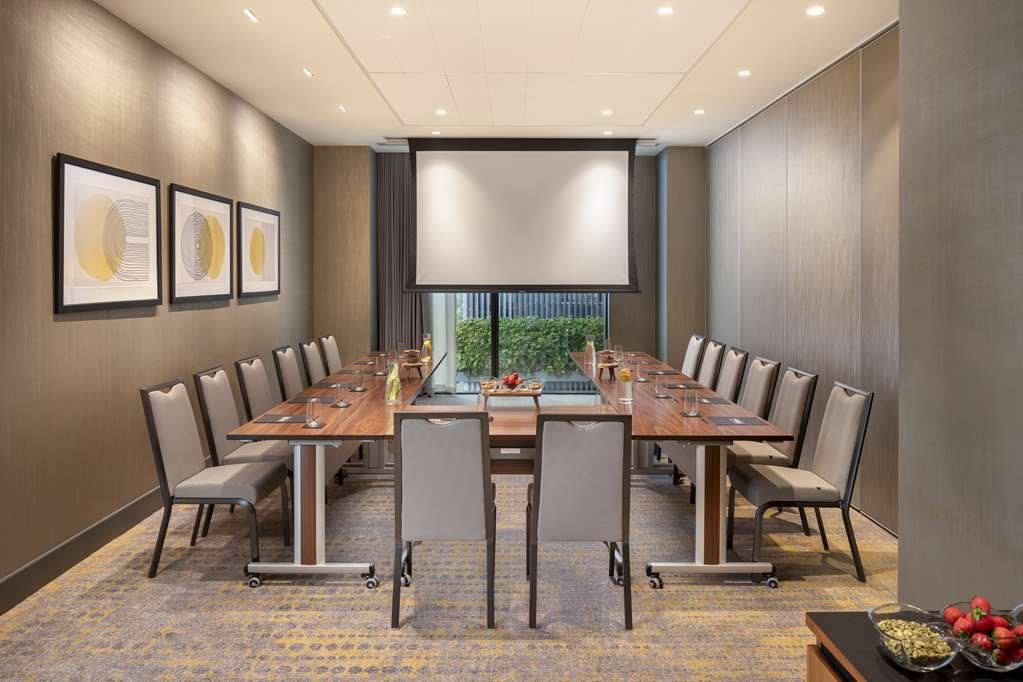 Hilton Woking Facilidades foto