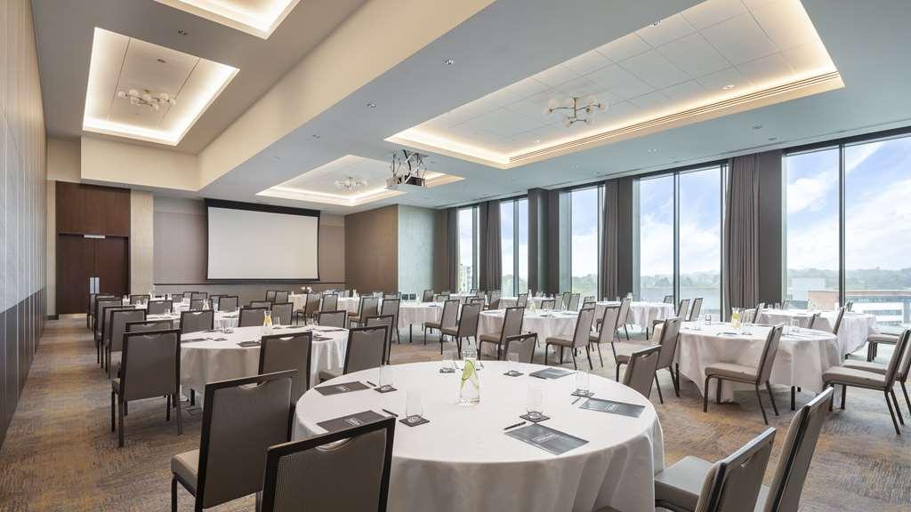 Hilton Woking Facilidades foto