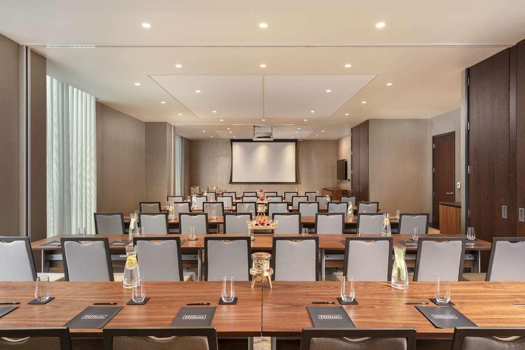 Hilton Woking Facilidades foto