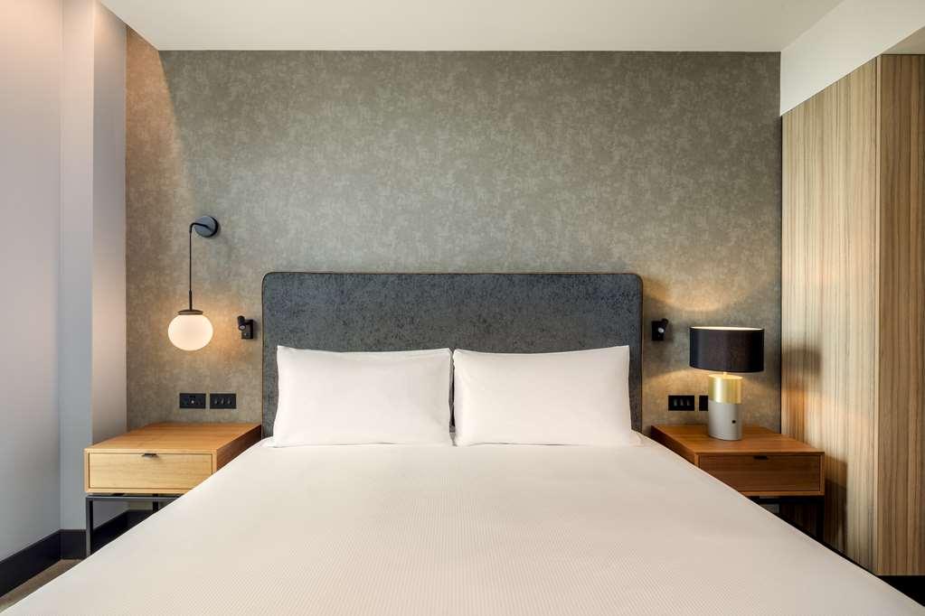 Hilton Woking Quarto foto